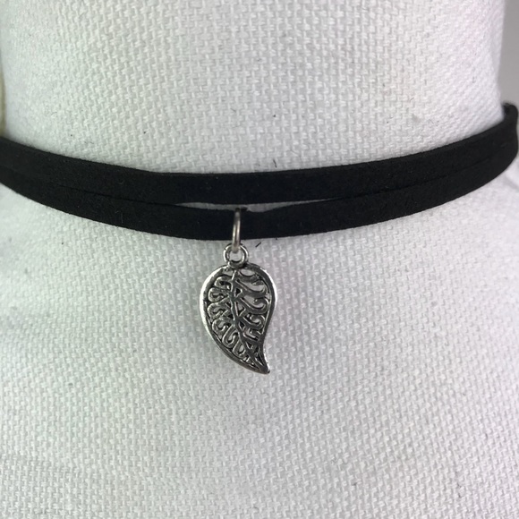 DaniRogue Double Wrap Leaf Choker - Picture 3 of 5