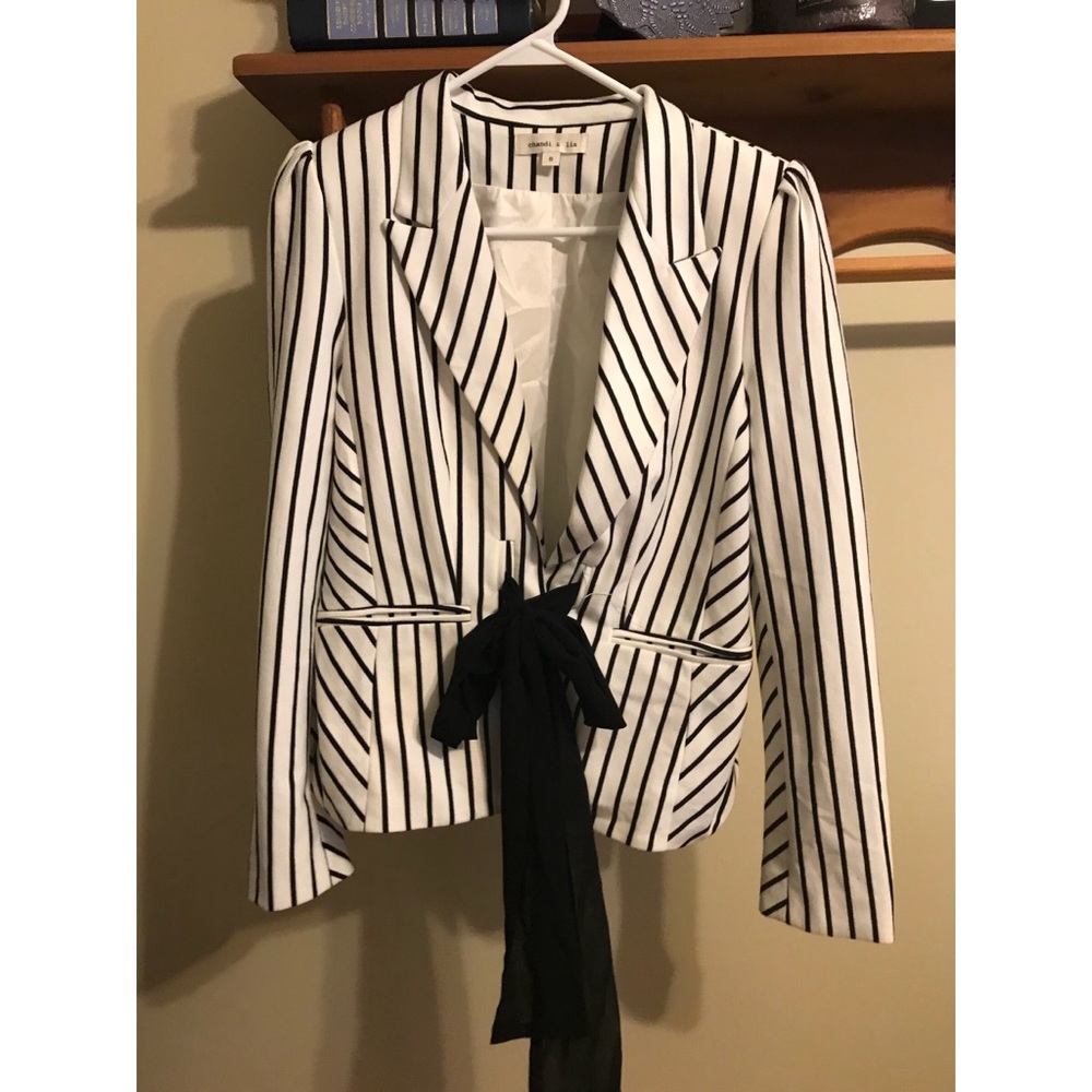 b&w blazer | black bow detailing