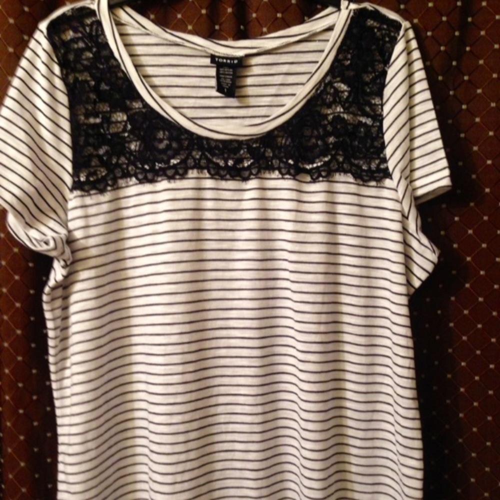 Torrid Striped Lace Inset Tee, Size 1