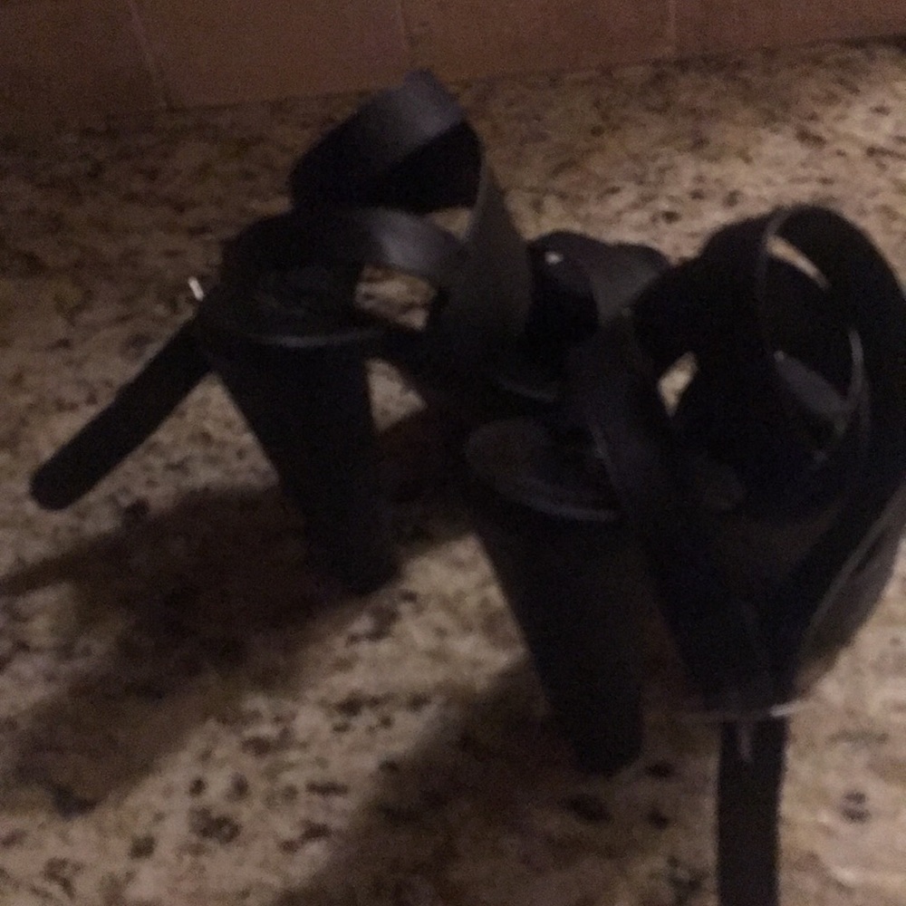 Shoes - Picture 3 of 4