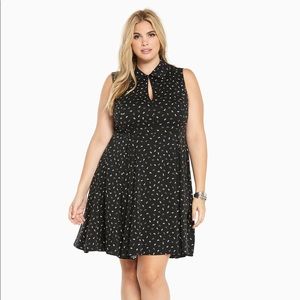 💎PRICE DROP💎Torrid Black Keyhole Dress