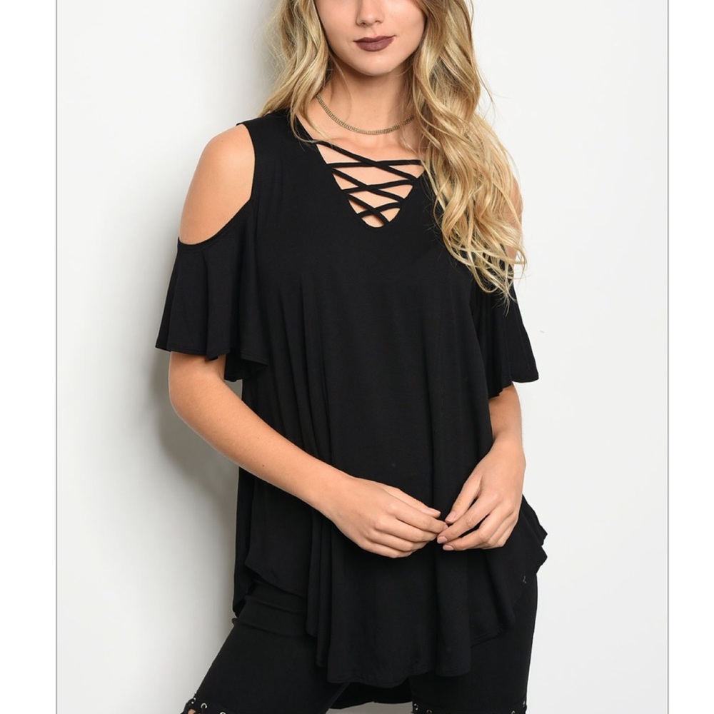 🌴TRENDY BLACK TOP🍍