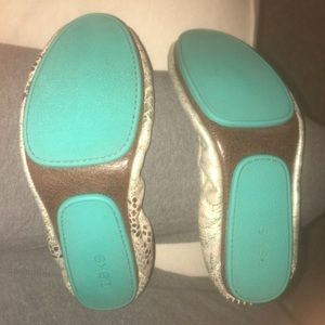 Size 8 Romantic Blush Tieks