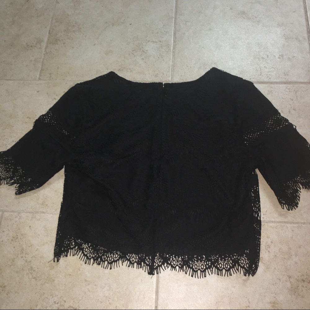 Express Crop Top - Picture 2 of 4
