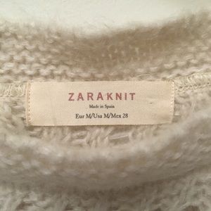 Zaraknit Size M Like New Cream/Off-White Sweater