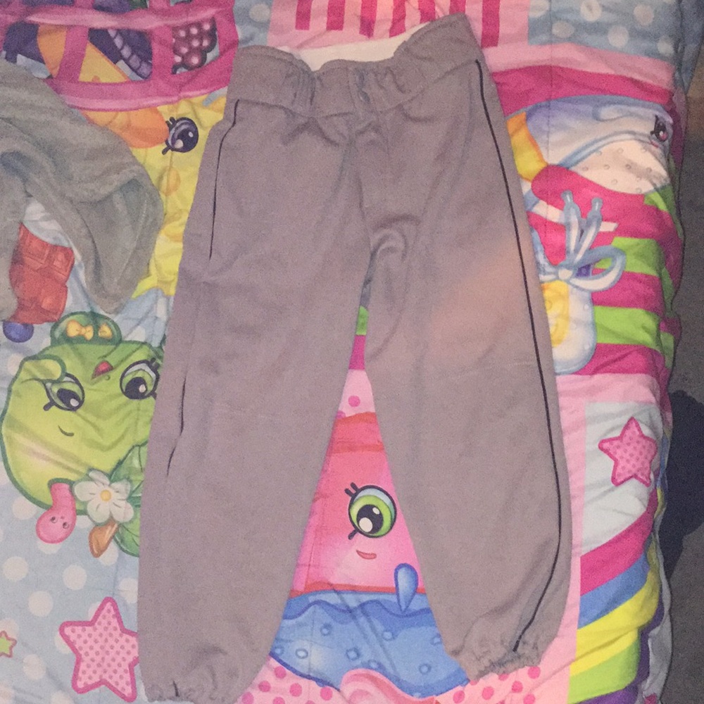 I am selling a youth large boys baseball pants.