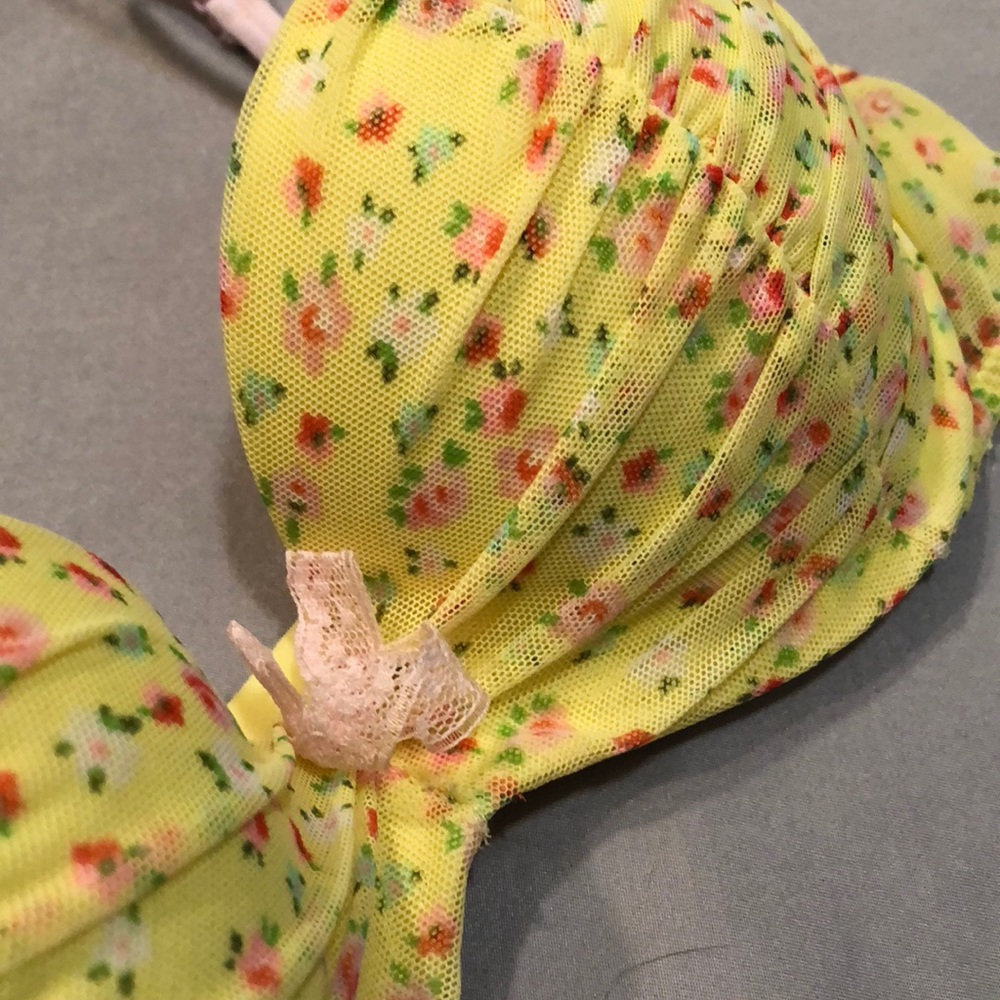 SOLD — Victoria’s Secret push-up Bra