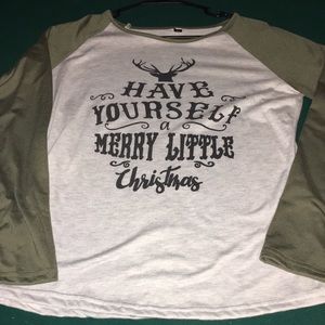 Like new Christmas baseball style t.