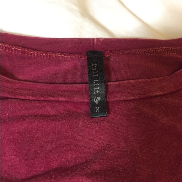 Red shirt - Picture 2 of 3