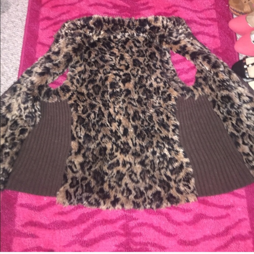 Reversible Fuzzy Cheetah Print Vest - image 5