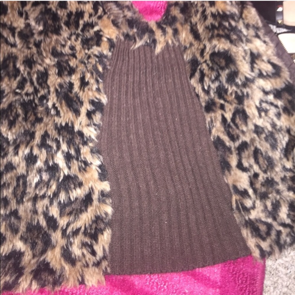 Reversible Fuzzy Cheetah Print Vest - image 6