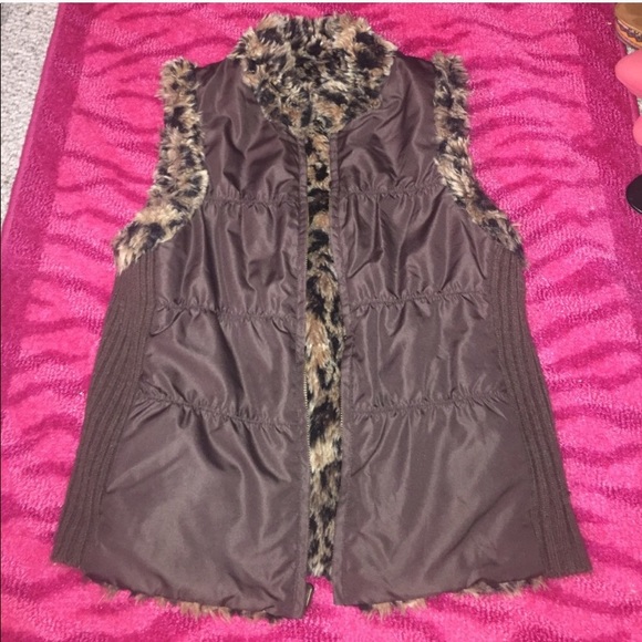 Reversible fuzzy cheetah print vest - Picture 4 of 7