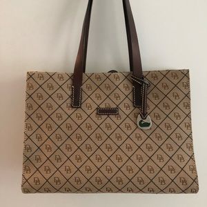 Dooney & Bourke tote