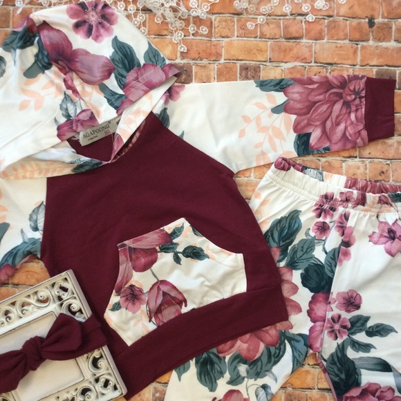 Baby Girl 3pc Red & Floral Tracksuit - Picture 2 of 4