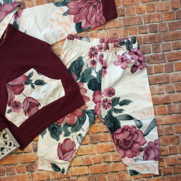 Baby Girl 3pc Red & Floral Tracksuit - Picture 3 of 4