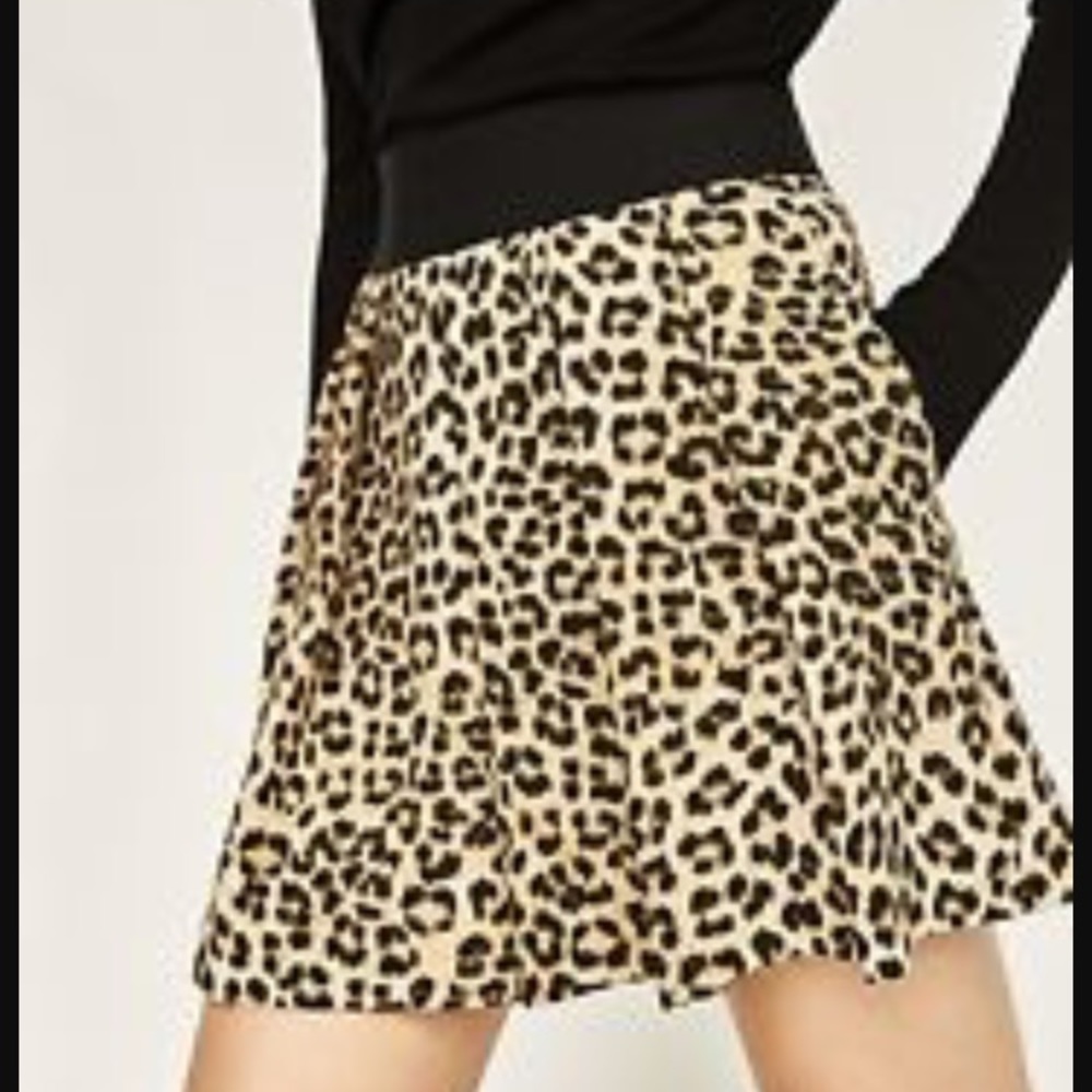 ZARA pleated shorts