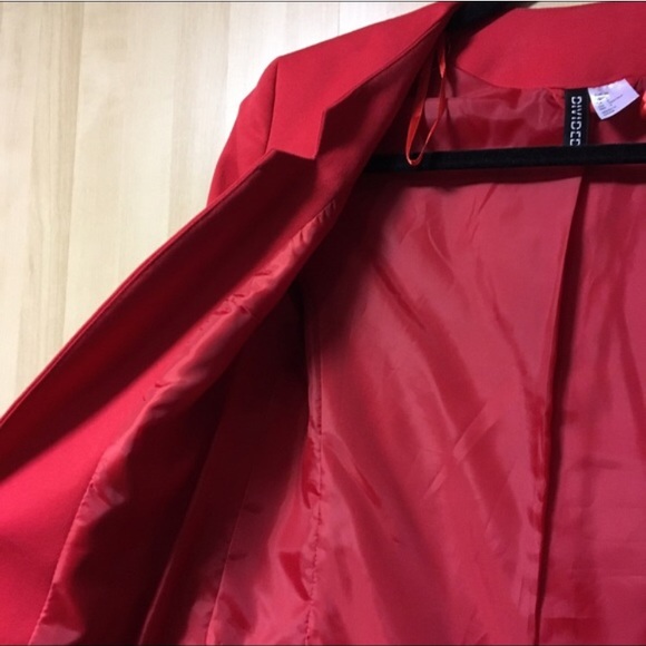 H&M Cute Red Crop Blazer - Picture 3 of 3