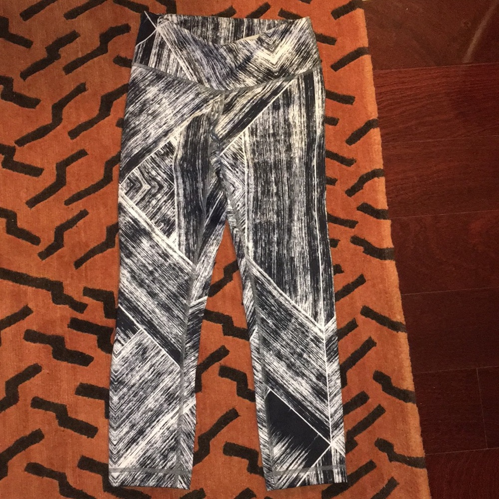 Lululemon Yoga/running cropped pants