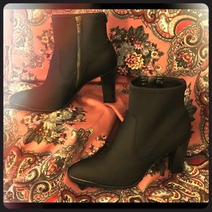Chec Black Ankle Boots Anne Klein