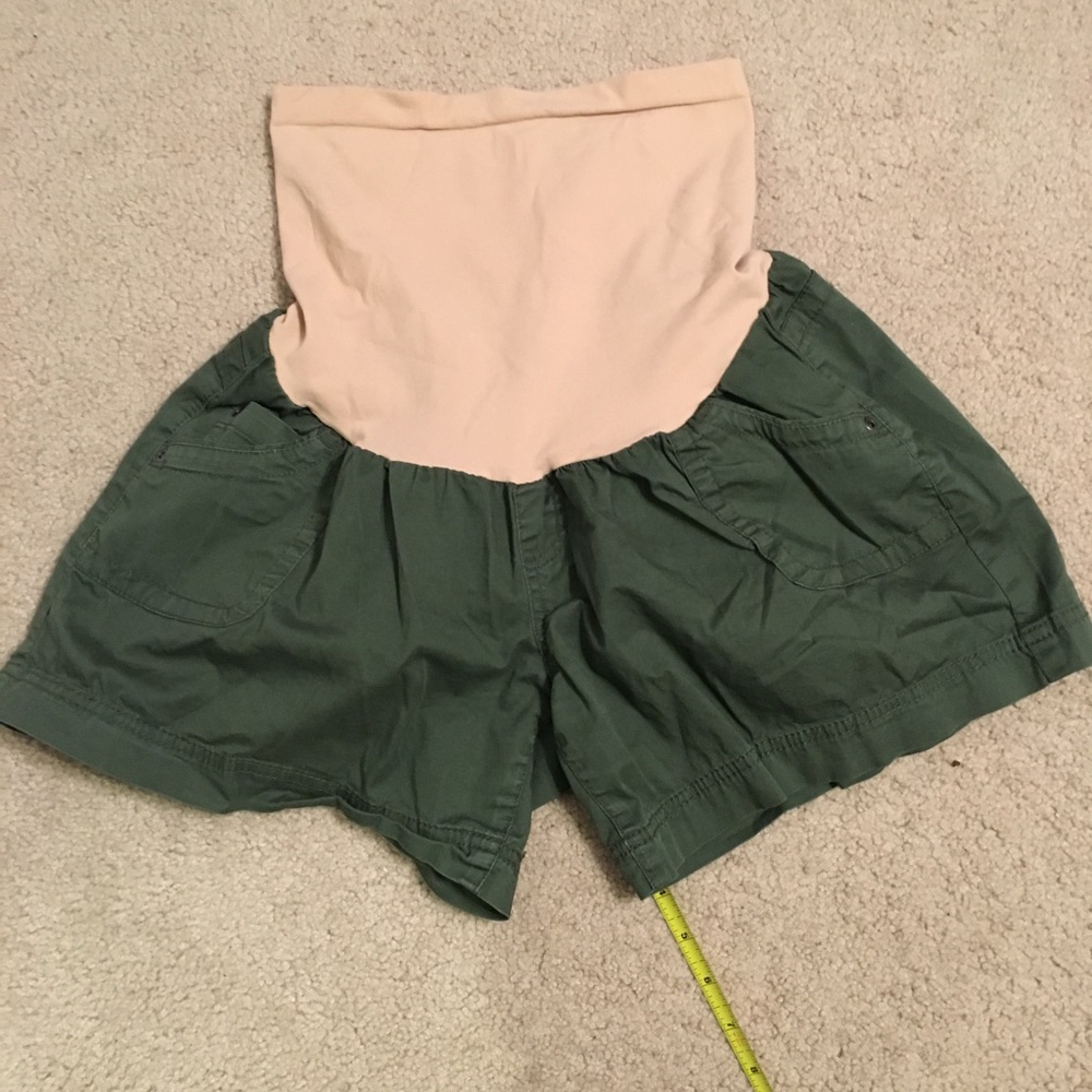 Maternity cargo shorts