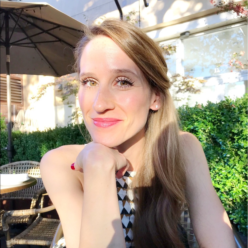 Meet your Posher, Jennifer