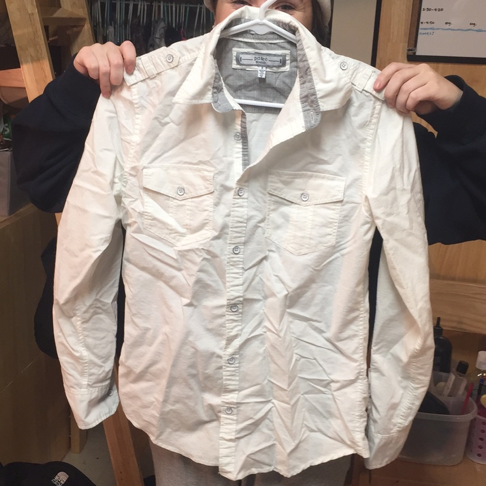 WHITE BUTTON UP COLLARED