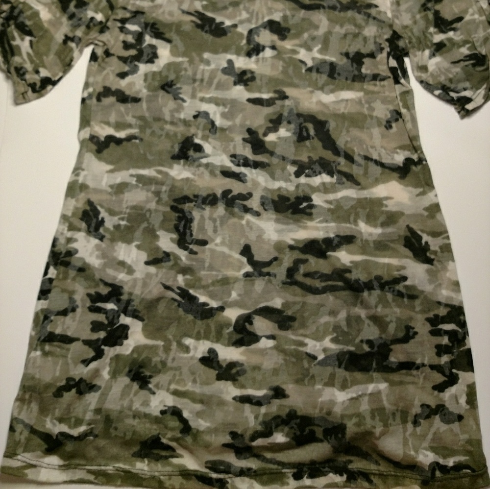 Camo small tee shirt by rumors - Picture 2 of 4