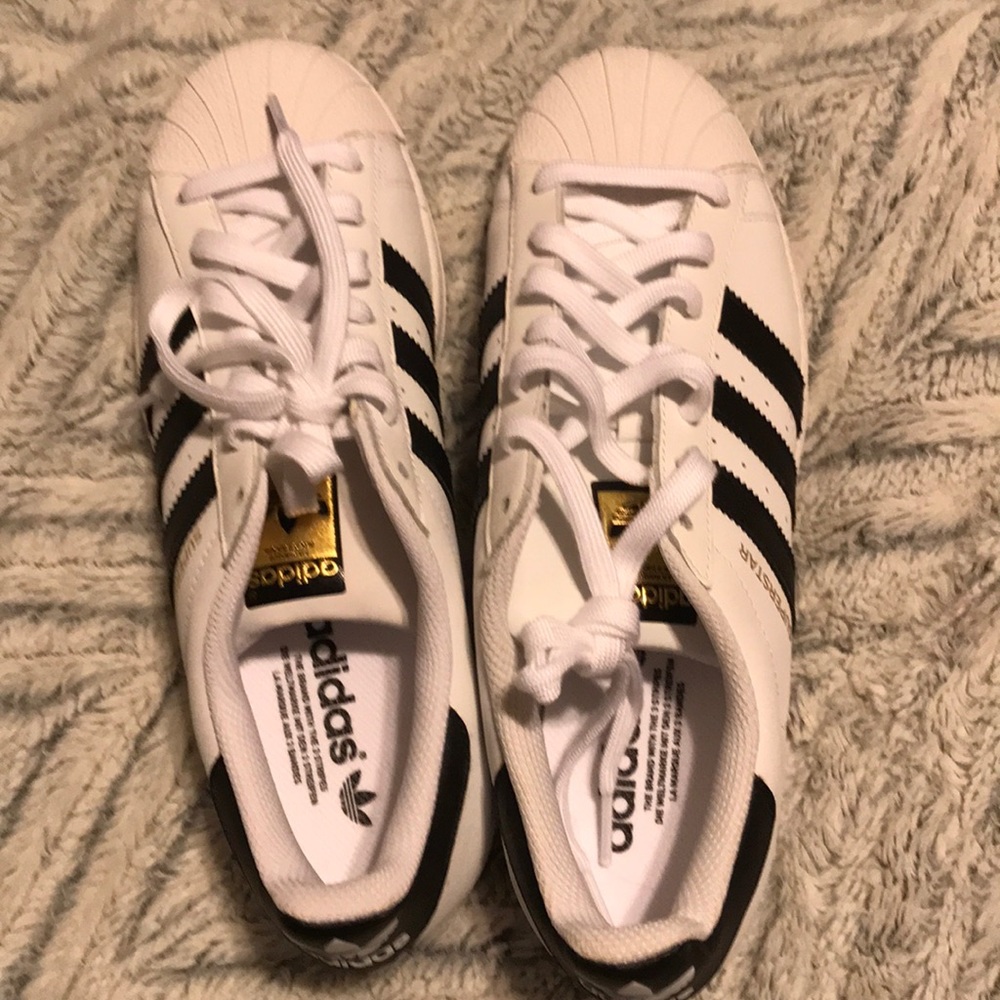 Adidas superstars