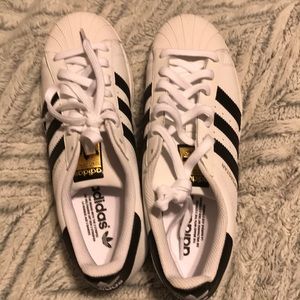 Adidas superstars