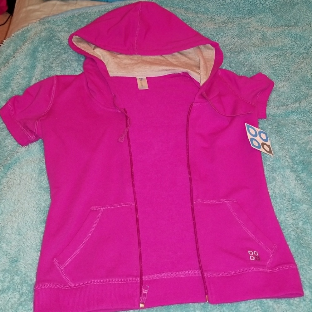Short sleeve performance wear - Picture 3 of 3