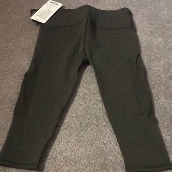Dark Olive Lululemon Reveal Crop - Picture 4 of 4