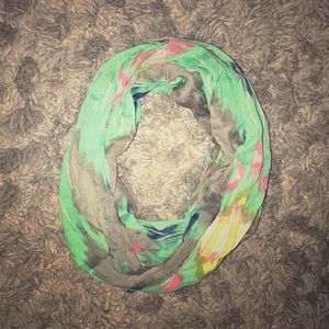 Green and gray painted scarf