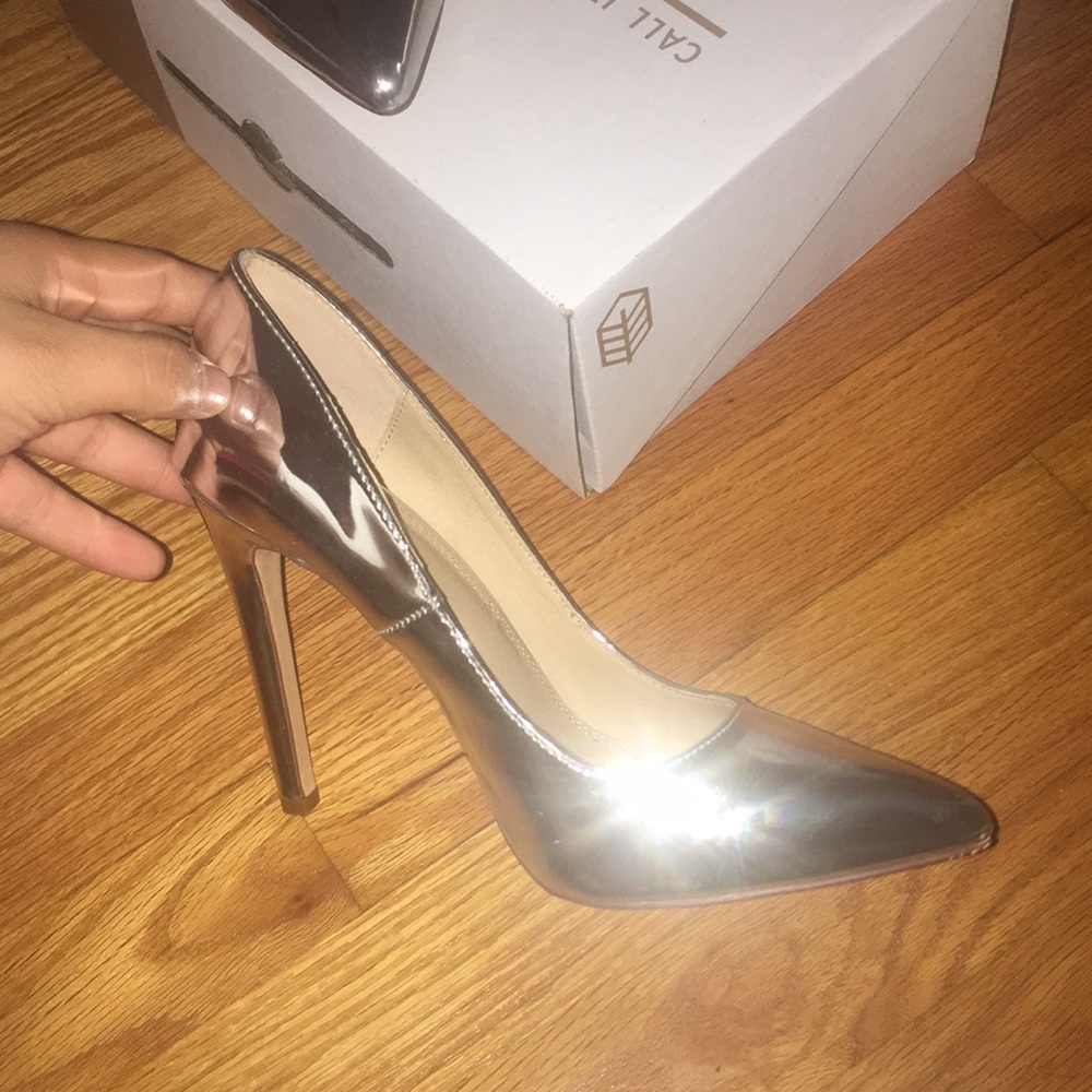 Heels ๐ - Picture 2 of 2