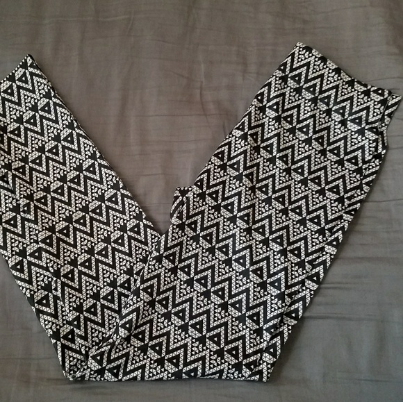 **MOVING SALE** Tribal Print Leggings - Picture 1 of 4