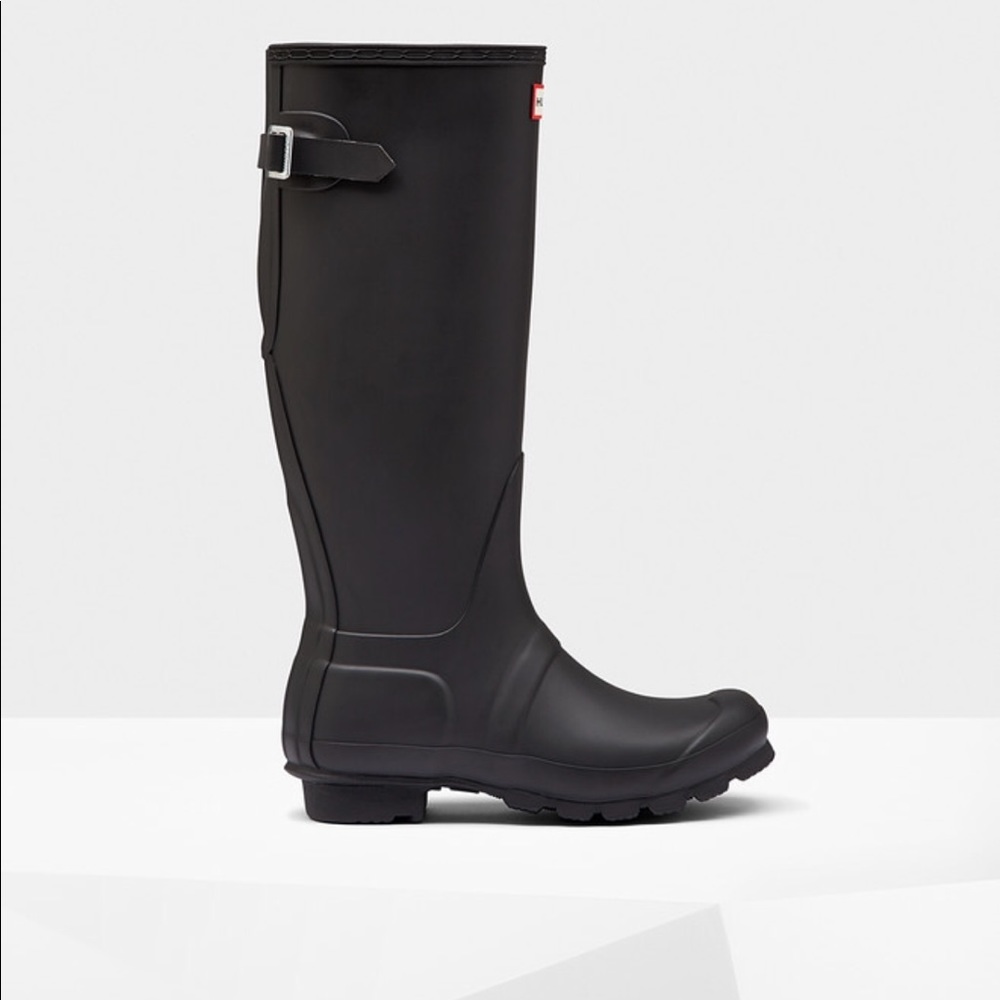Adjustable matte black tall hunter boots