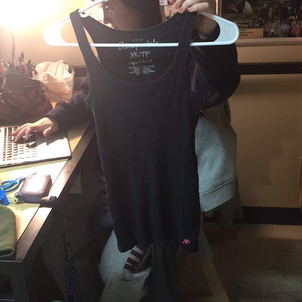 Black small tank top