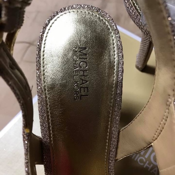 Michael kors heels - Picture 3 of 7