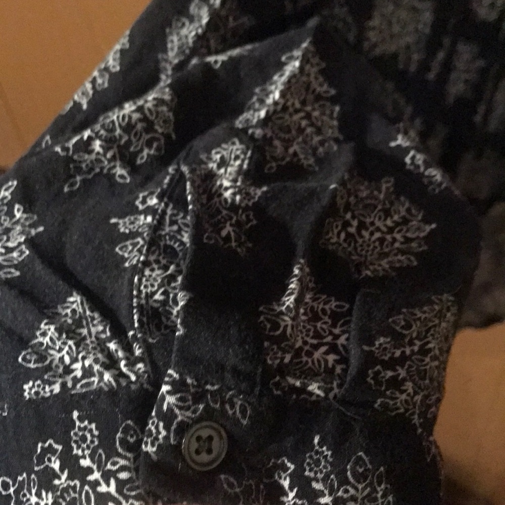 Mid sleeve pattern top - Picture 2 of 2