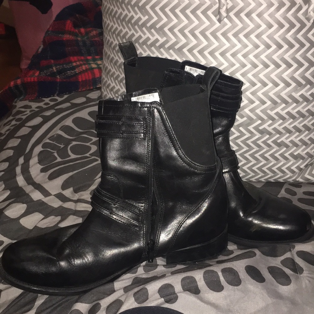Black boots
