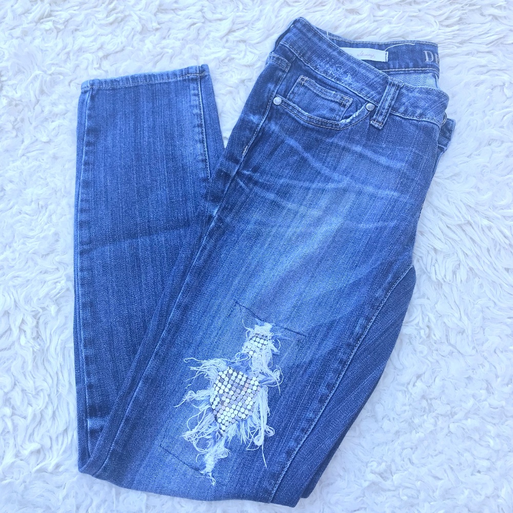 {Decree} Distressed Jeans