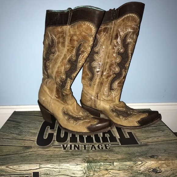 Corral Boots - Picture 1 of 3
