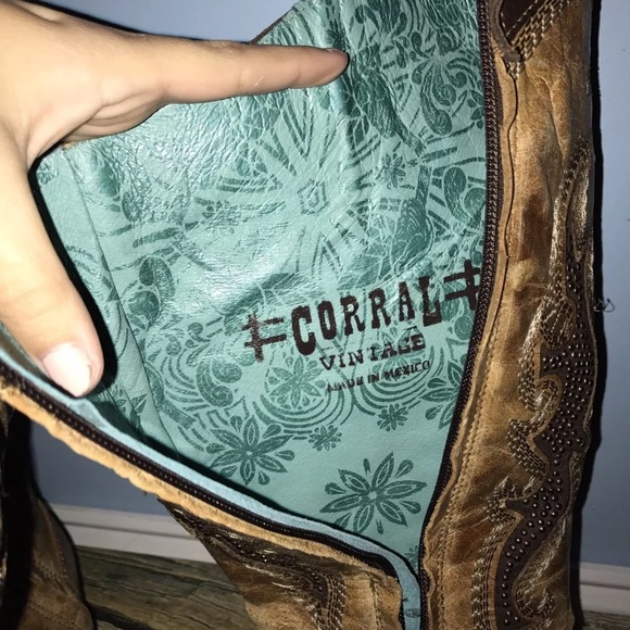 Corral Boots - Picture 3 of 3