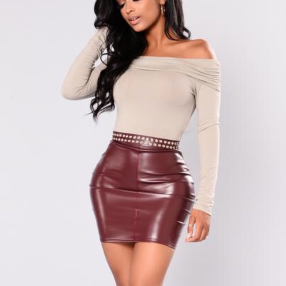 Fashion nova leather burgundy skirt