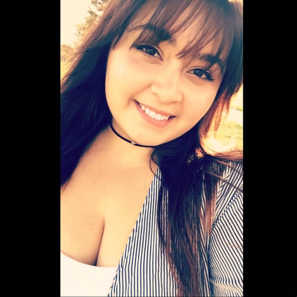 Meet your Posher, Iris - Picture 1 of 1