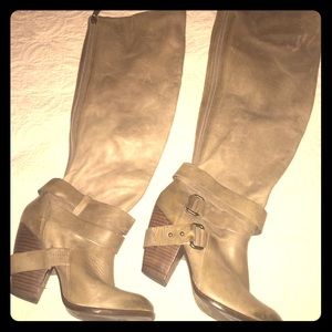 *CHRISTMAS SALE* Fergie Stone grey leather boots