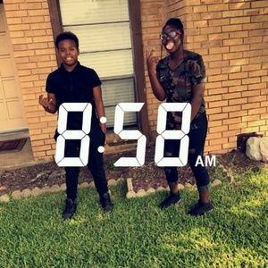 Meet your Posher, Deonia