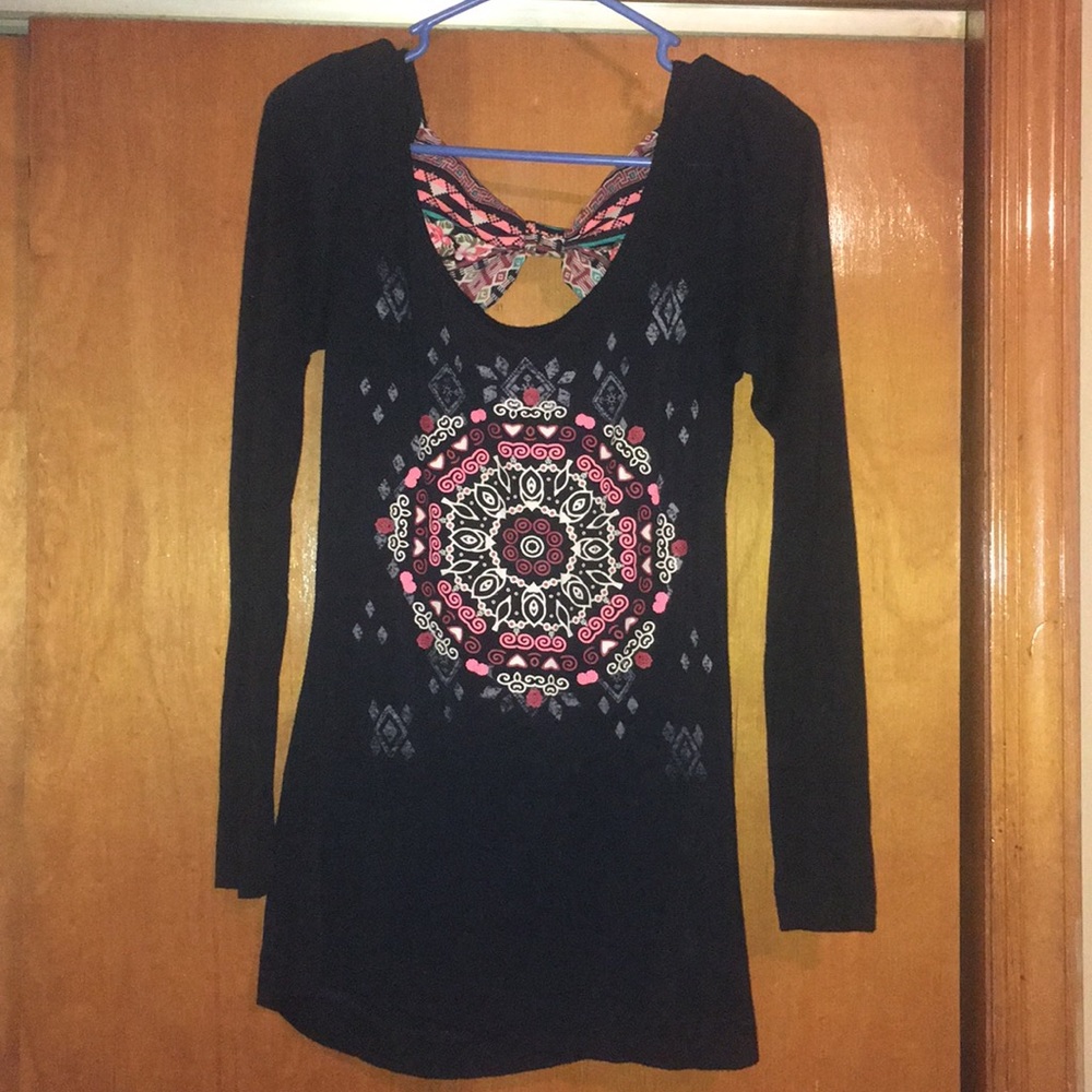 Super cute low back top