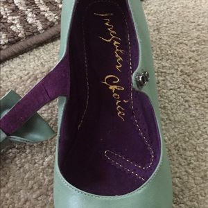 Irregular Choice green kitten heals