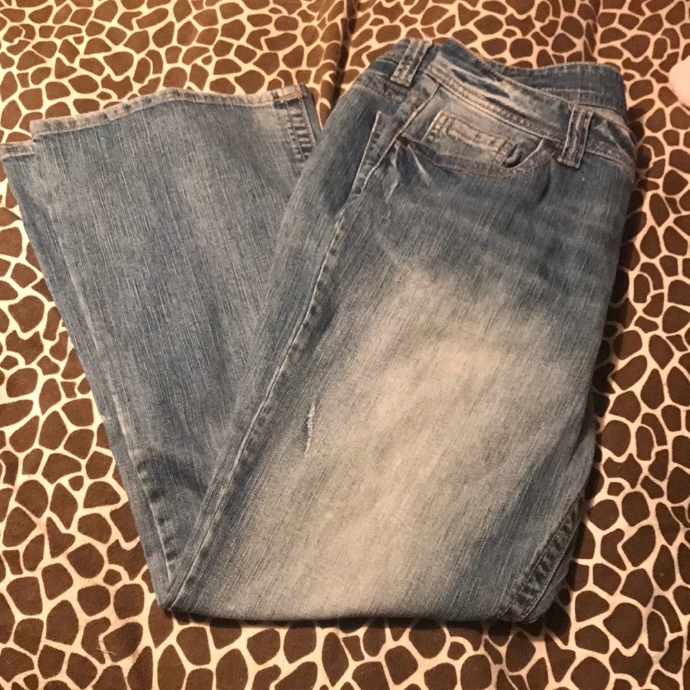 Light wash morgan new boot jeans