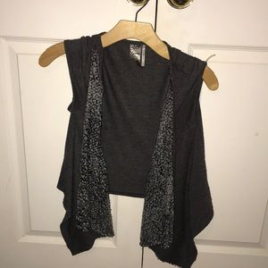 Guess overshirt! Perfect for casual day out